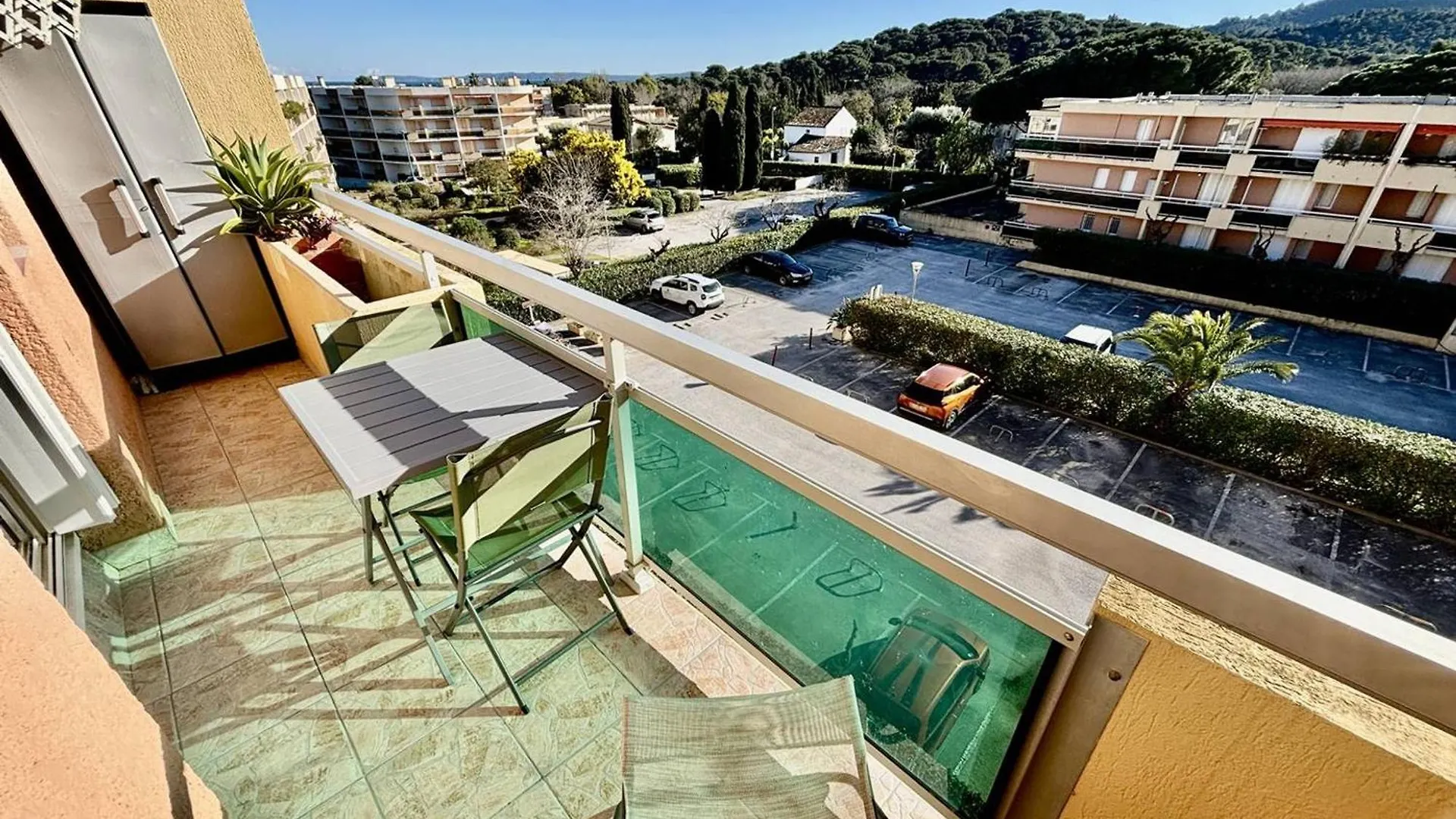 Apartment Appartement Lumineux Avec Terrasse Et Parking Proche Plage - Fr-1-816-27 Bormes-les-Mimosas